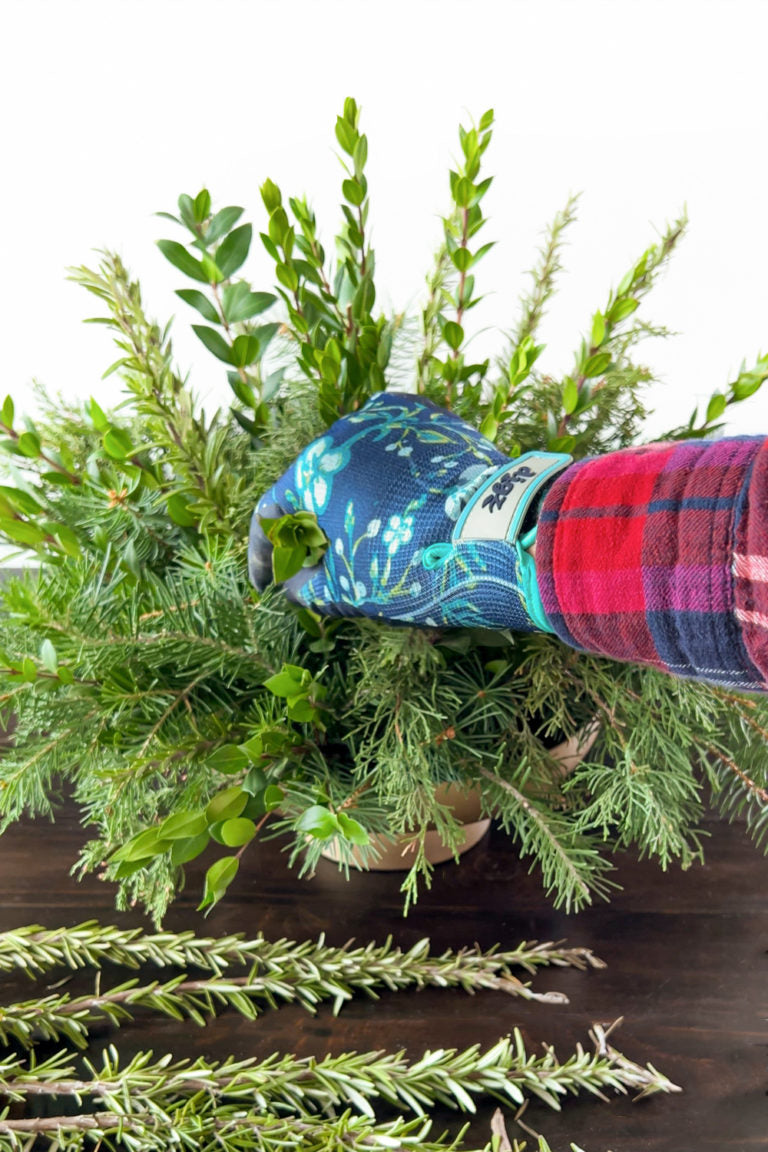 digz gloves to make a holiday center piece