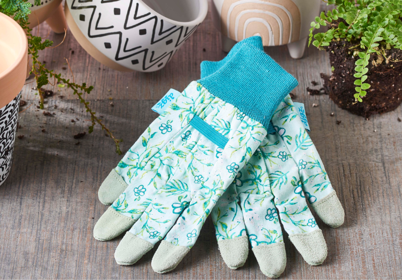 Mother's Day Gift Guide: What Every Garden-Loving Mom Wants